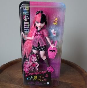 NIB Monster High Draculaura Day Out Doll